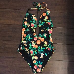 One-piece bathing suit